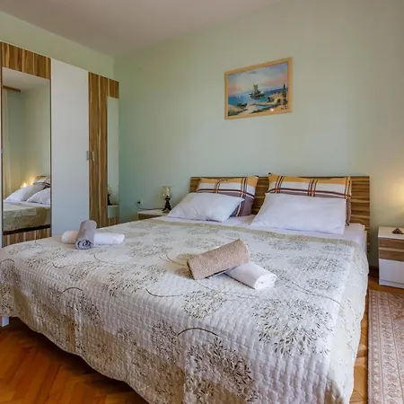 Vojka Apartman *